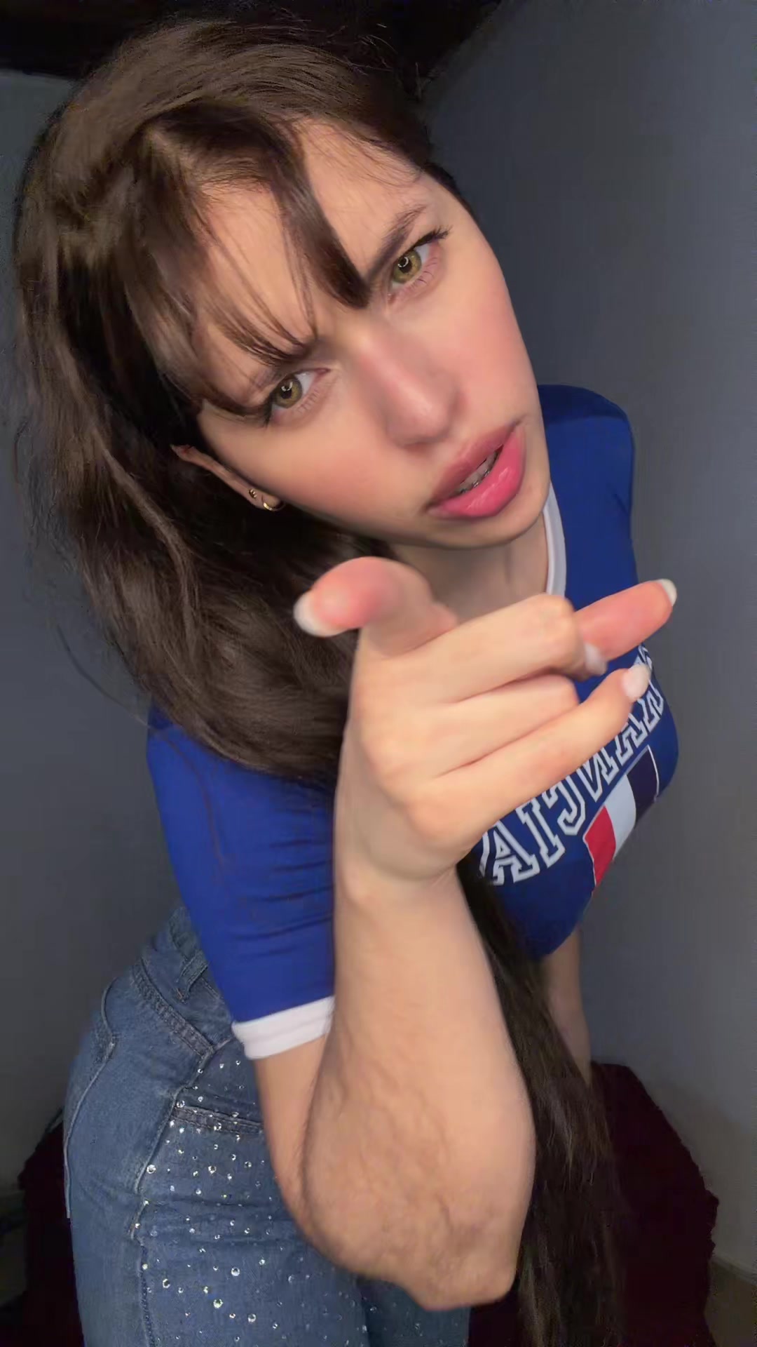 @Alejacamach1