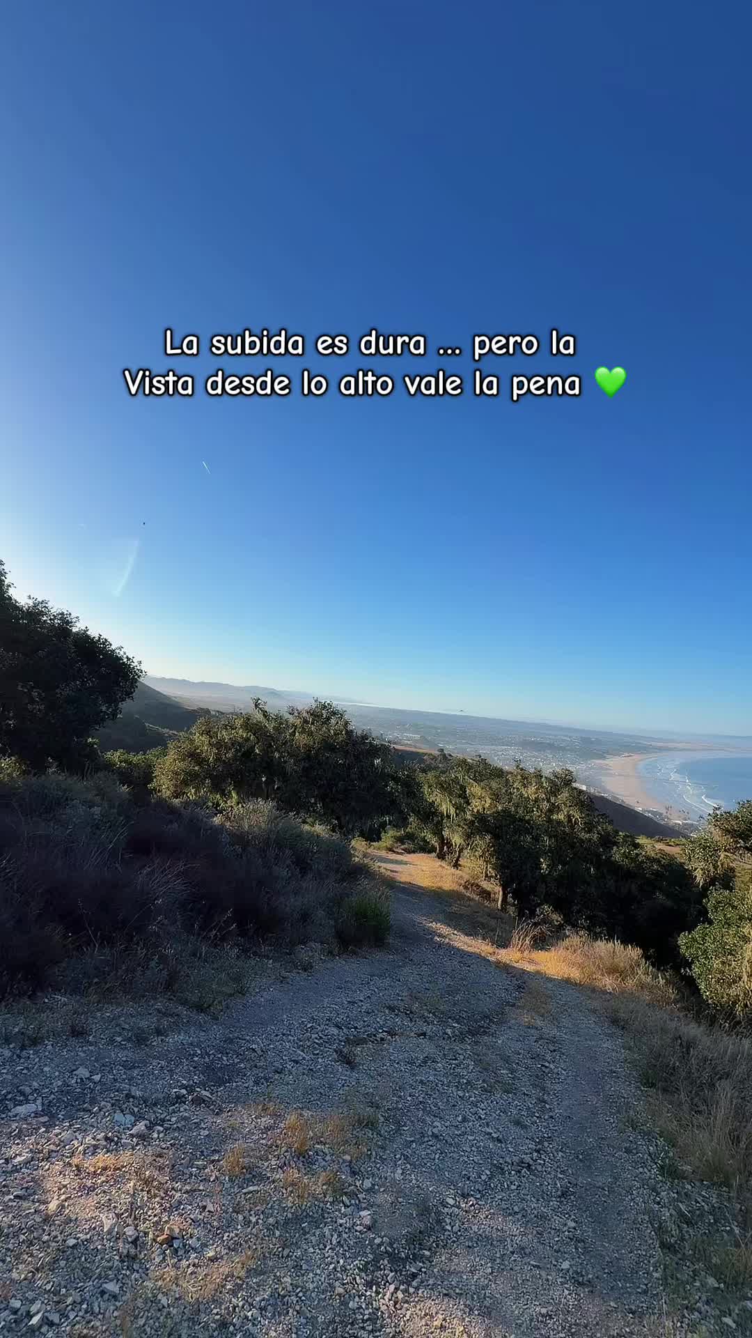 @𝒞𝒽𝑒𝓁𝒶 𝓂𝑒𝓃𝒹𝑒𝓏 ☘️🌺