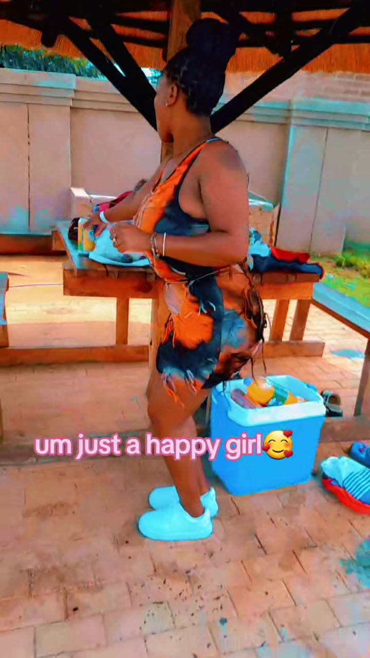 @Tshidi