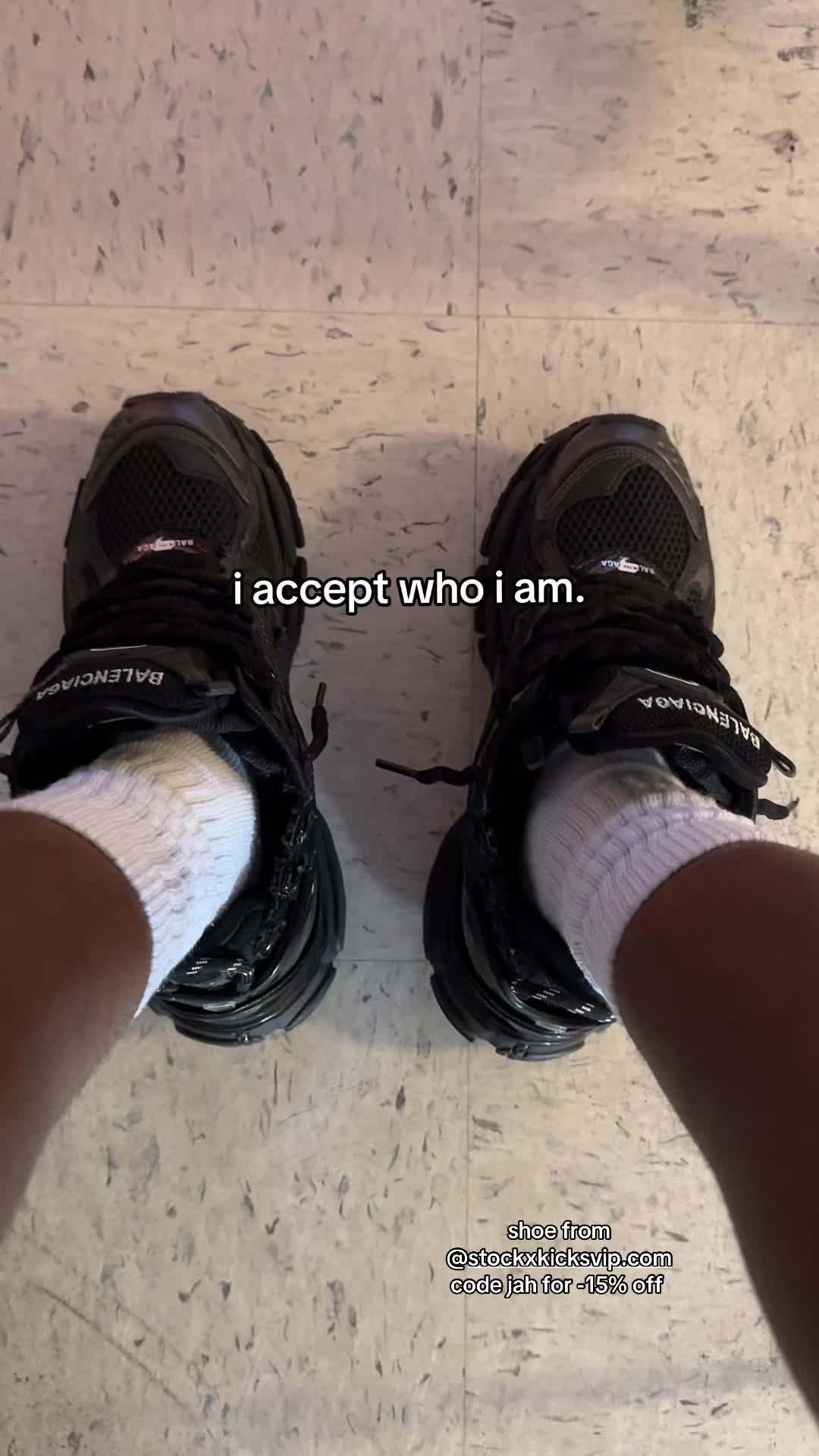 @⃟