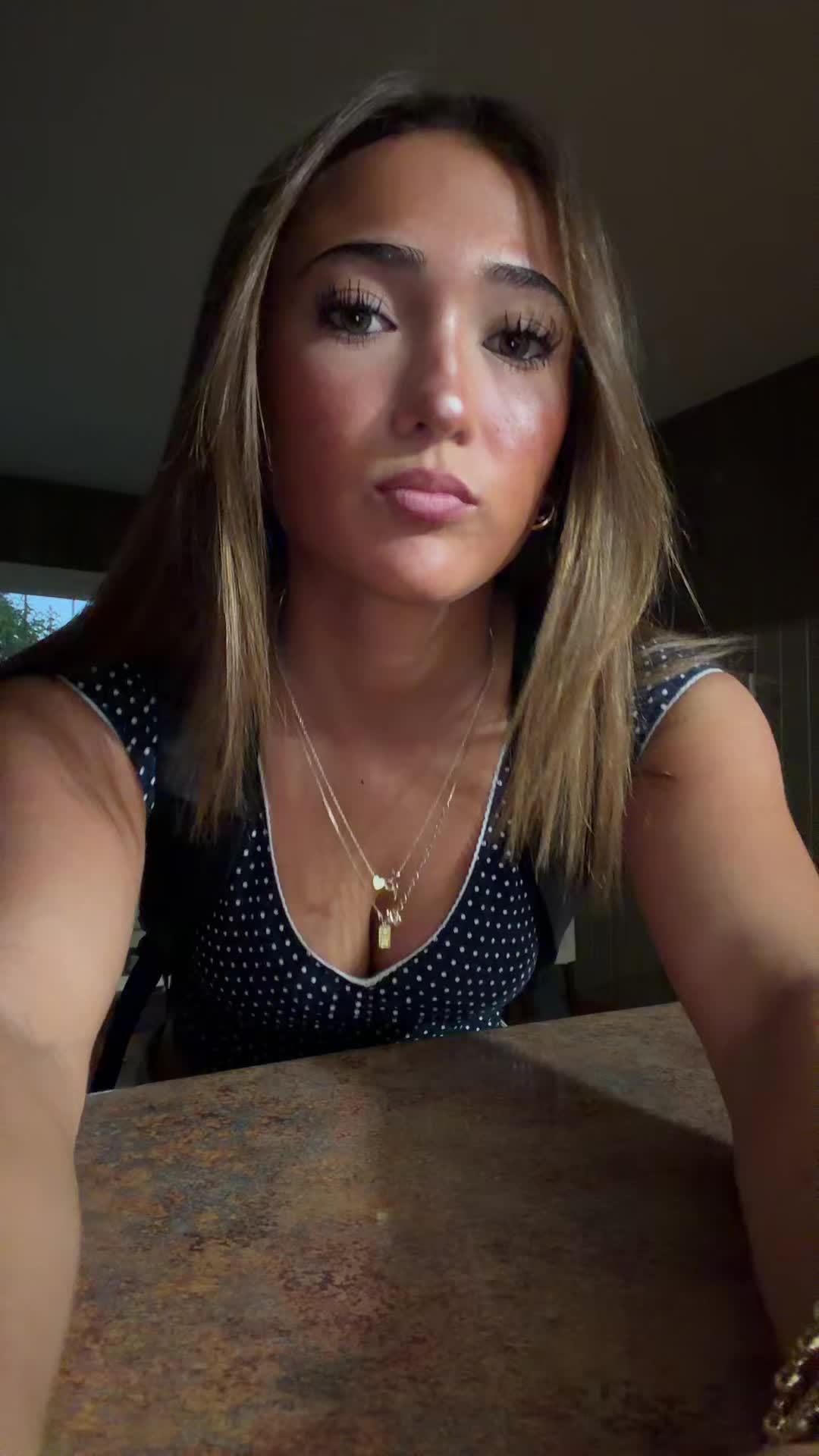 @😚