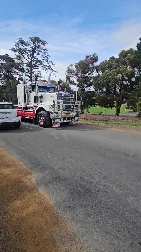 @Truck spotters of tassie