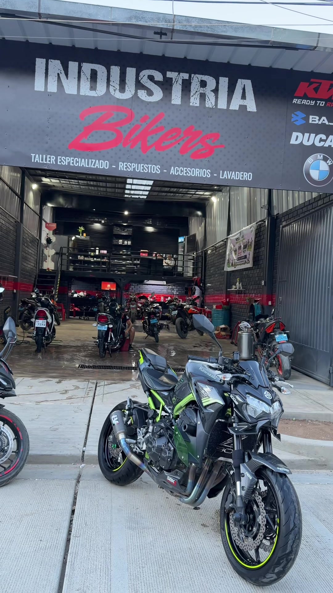 @Industria Bikers