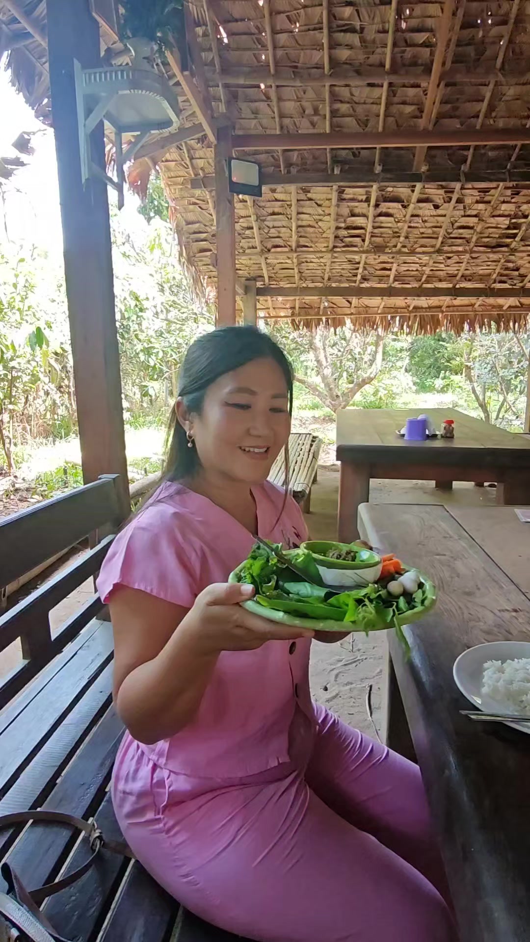 @Song Laypyay Hnin (Official )