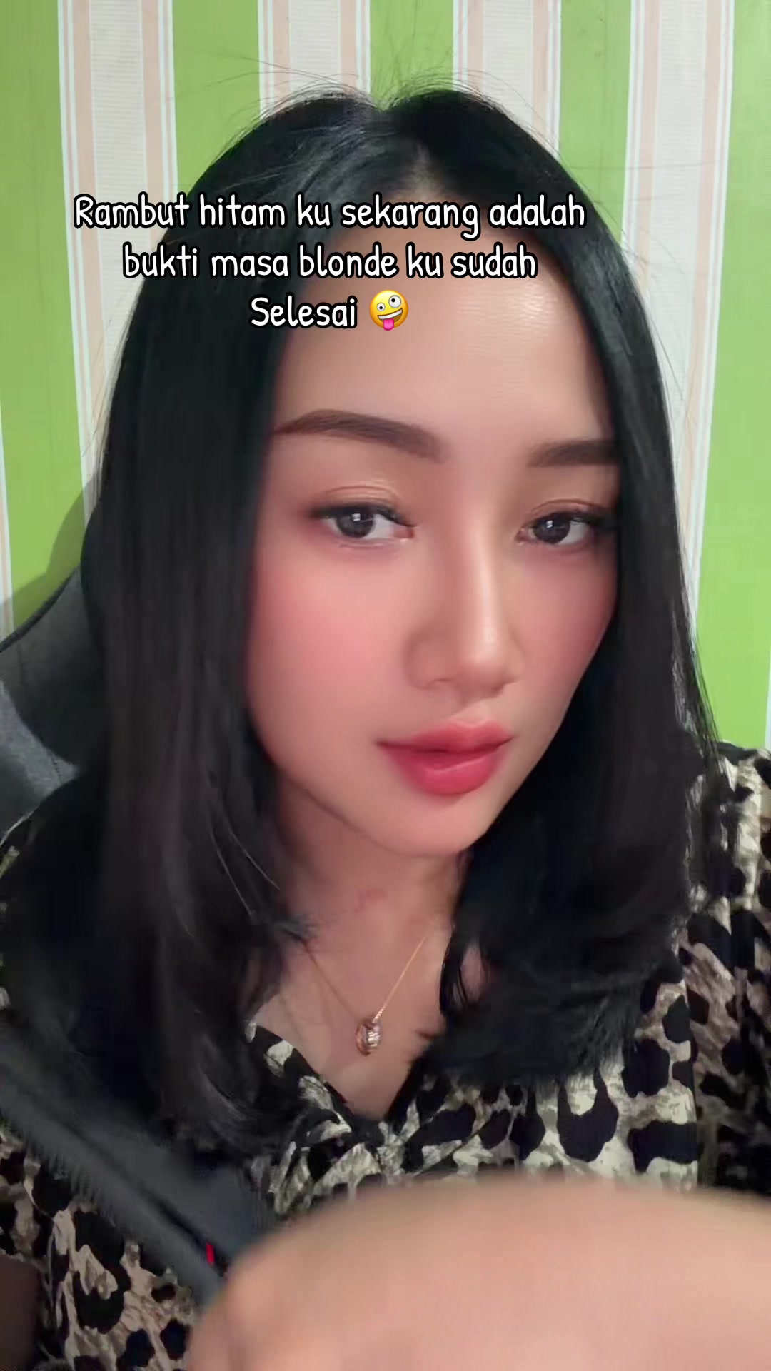 @Momy Via 🦂