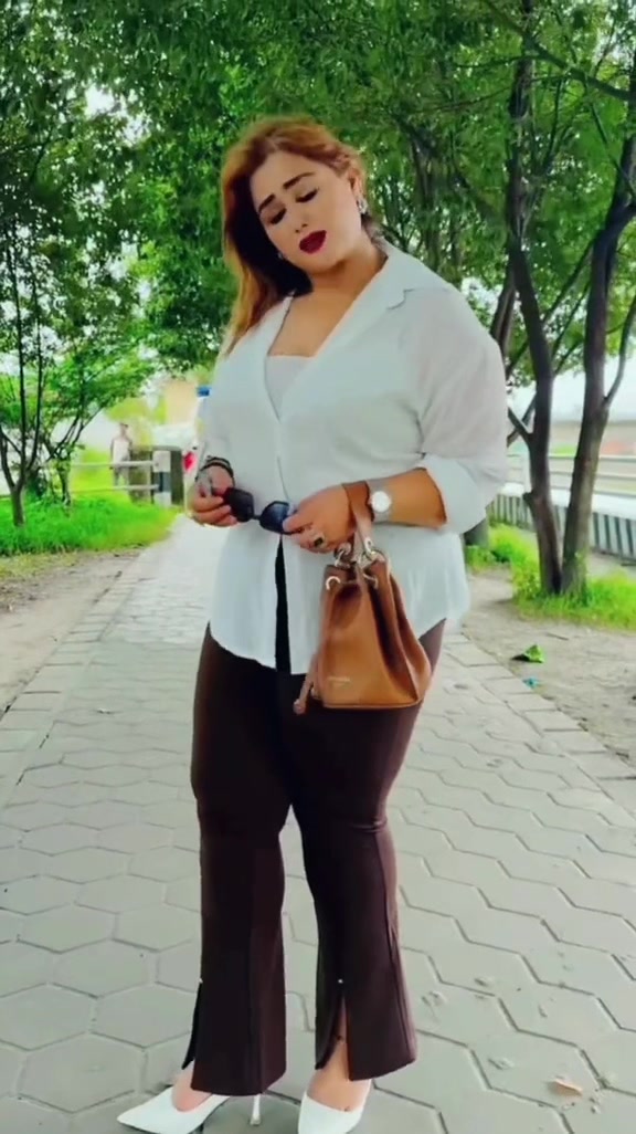 @Radhika😍