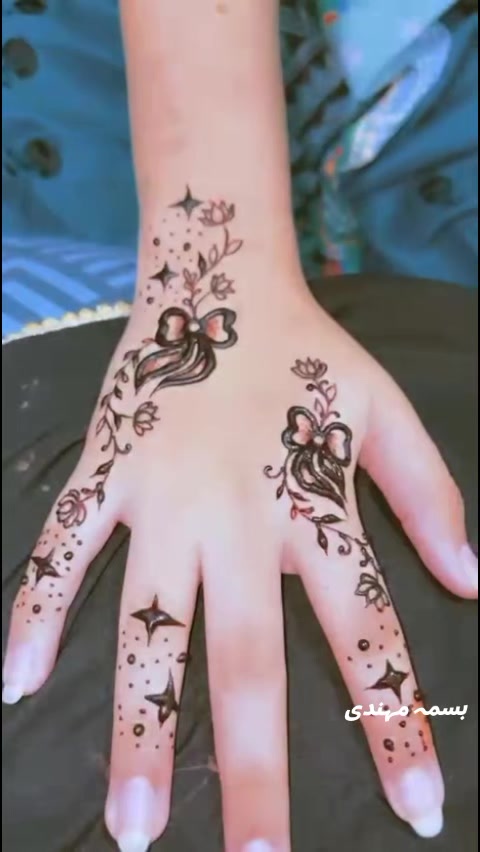 @مہندی آرٹسٹ💅🏻🦢🌸