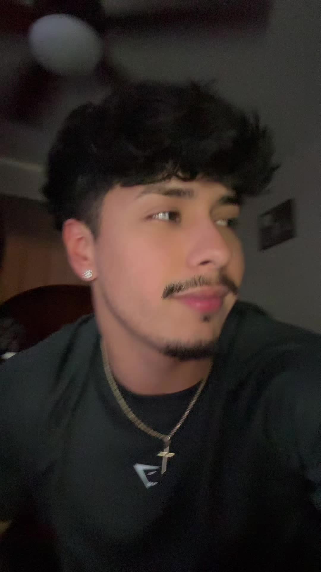 @😁