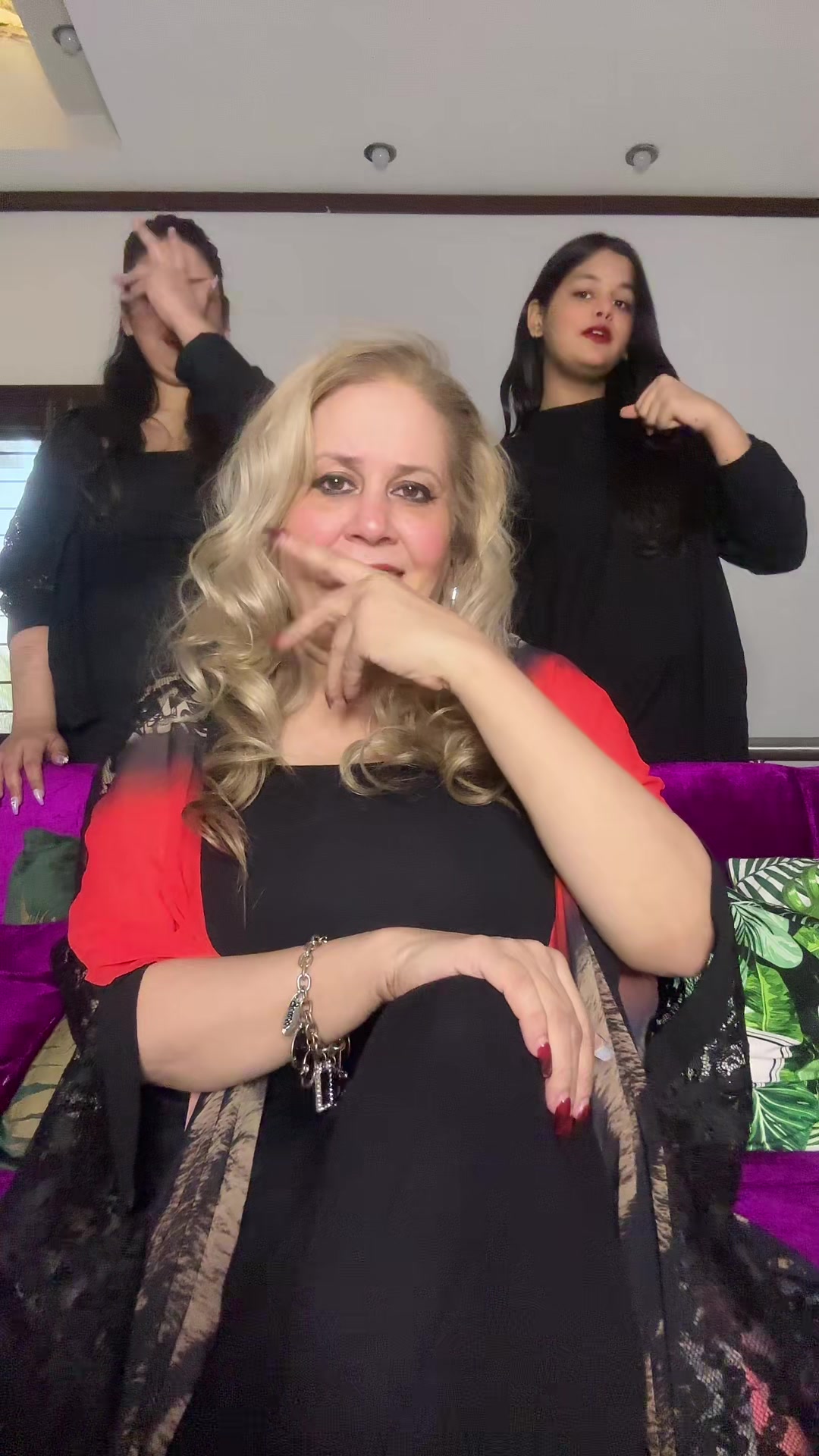 @Nadia Shah433