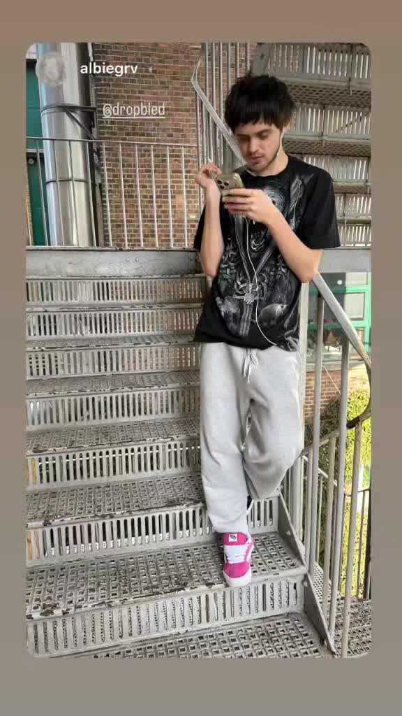 @🐒