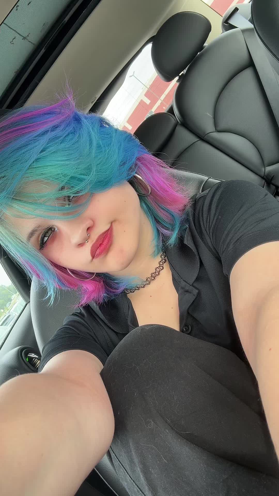@Emi 🏳️&zwj;🌈