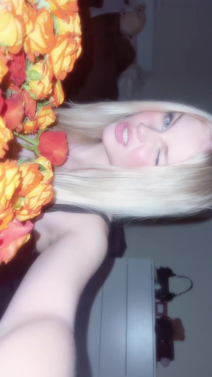 @blondinka