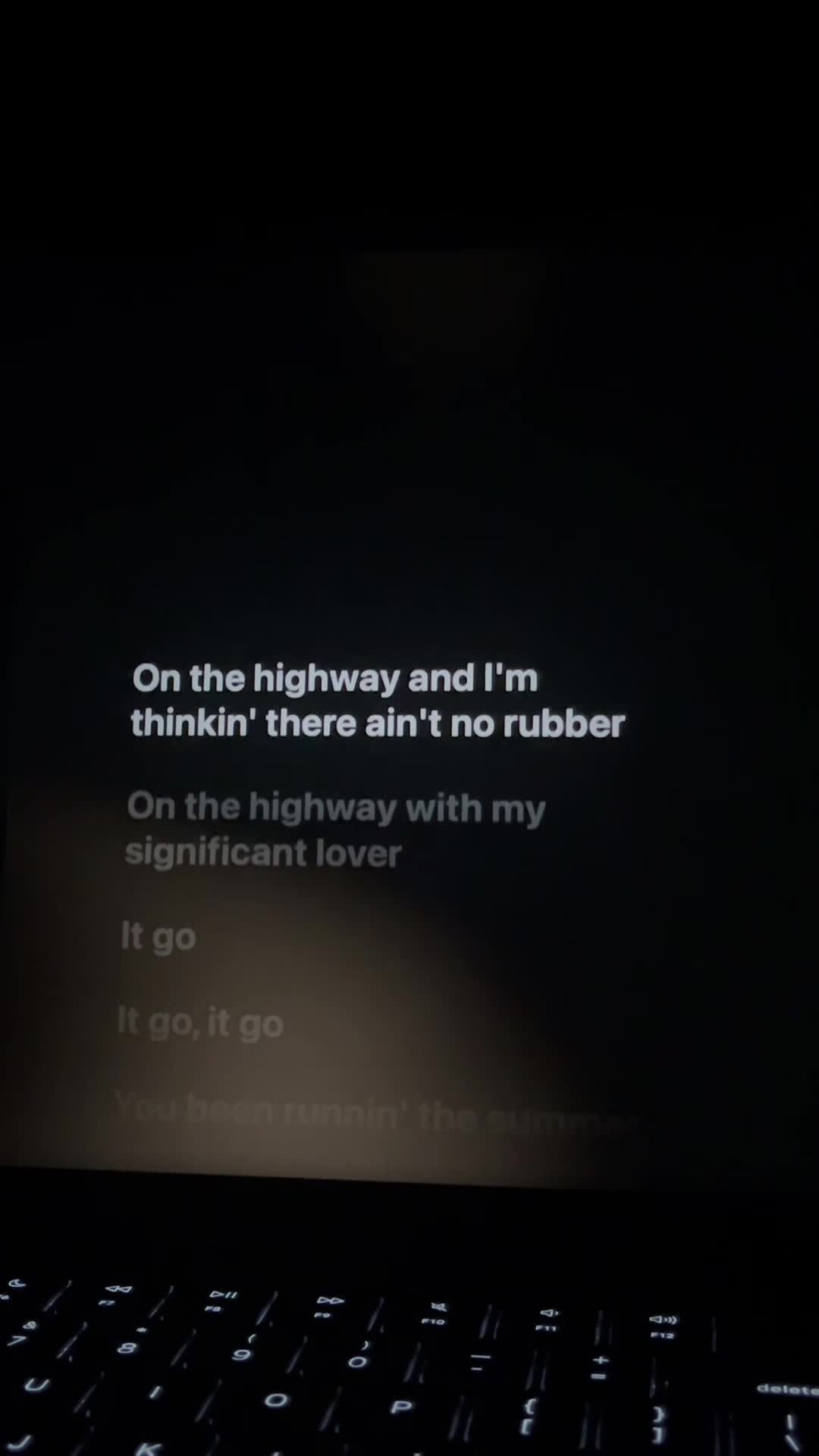 @🎧