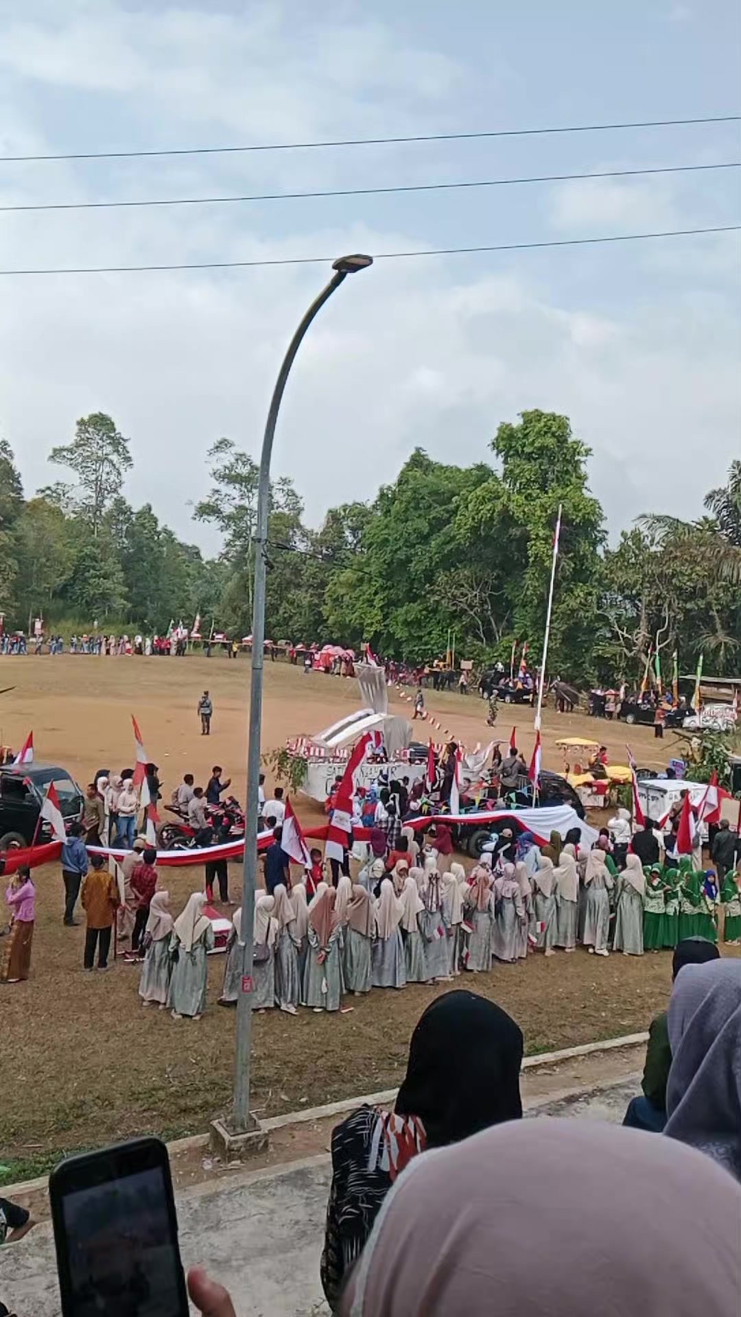 @Dari kontak anda
