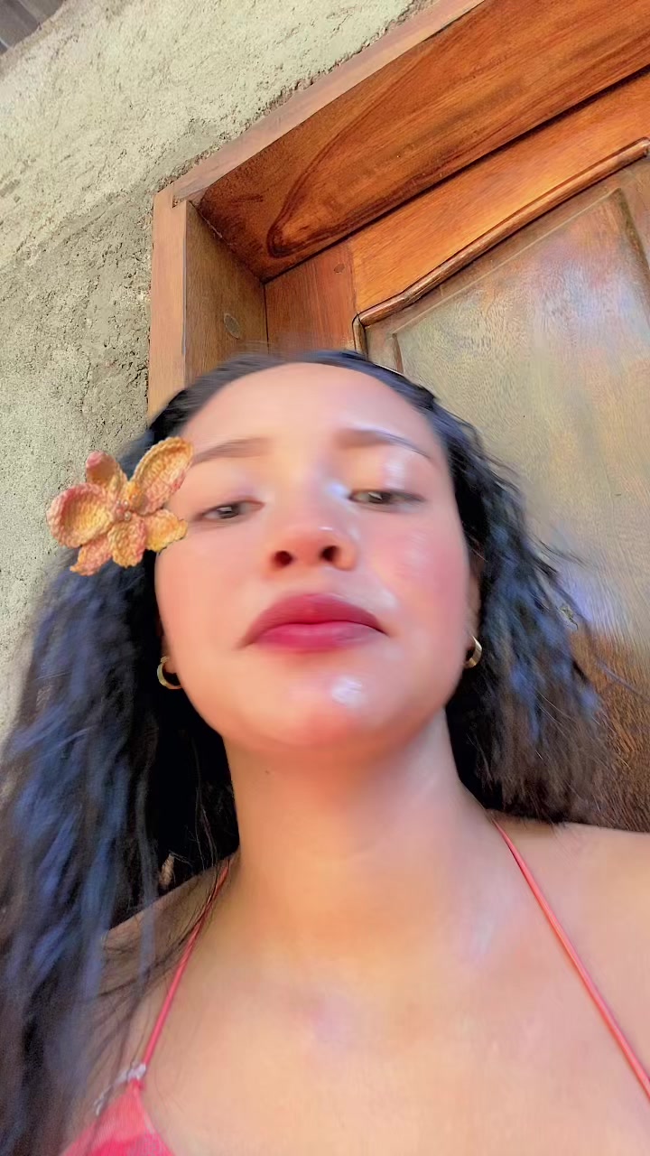 @L u c í A