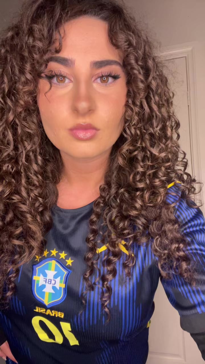 @Juliana Demirel