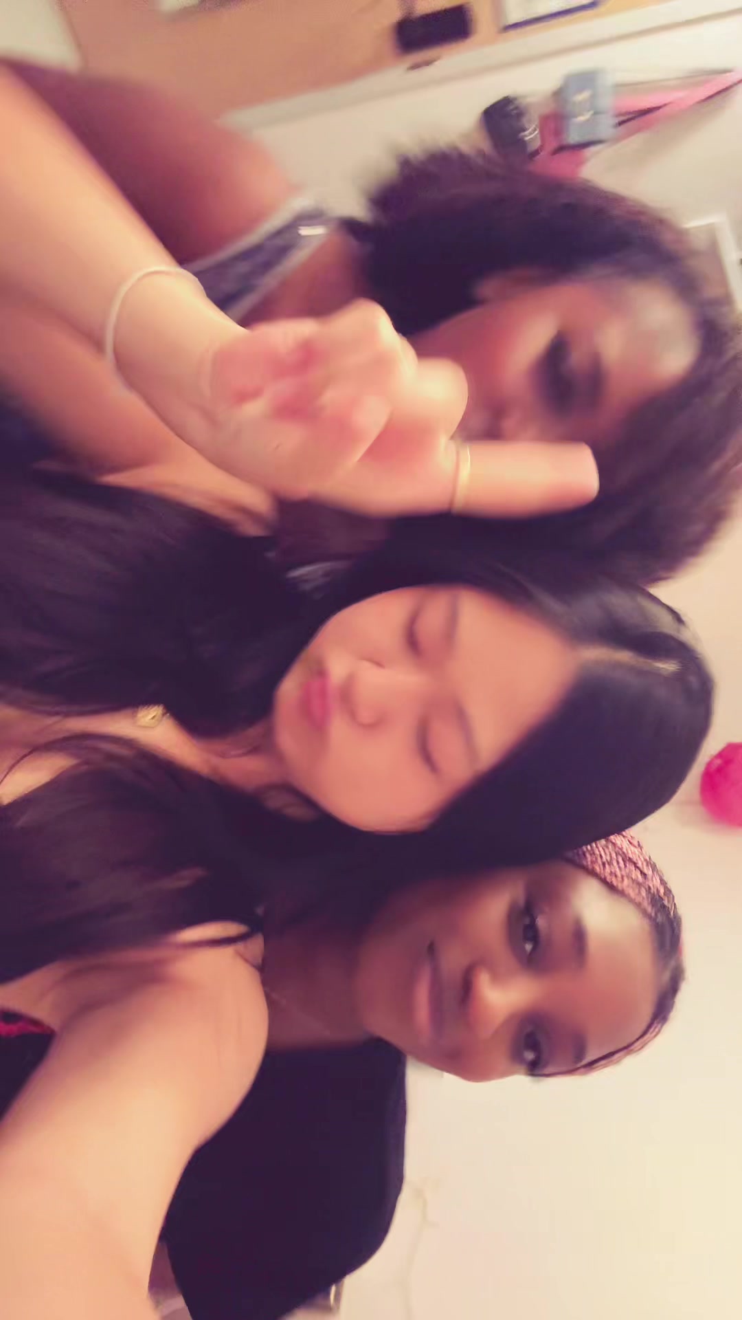 @caicai