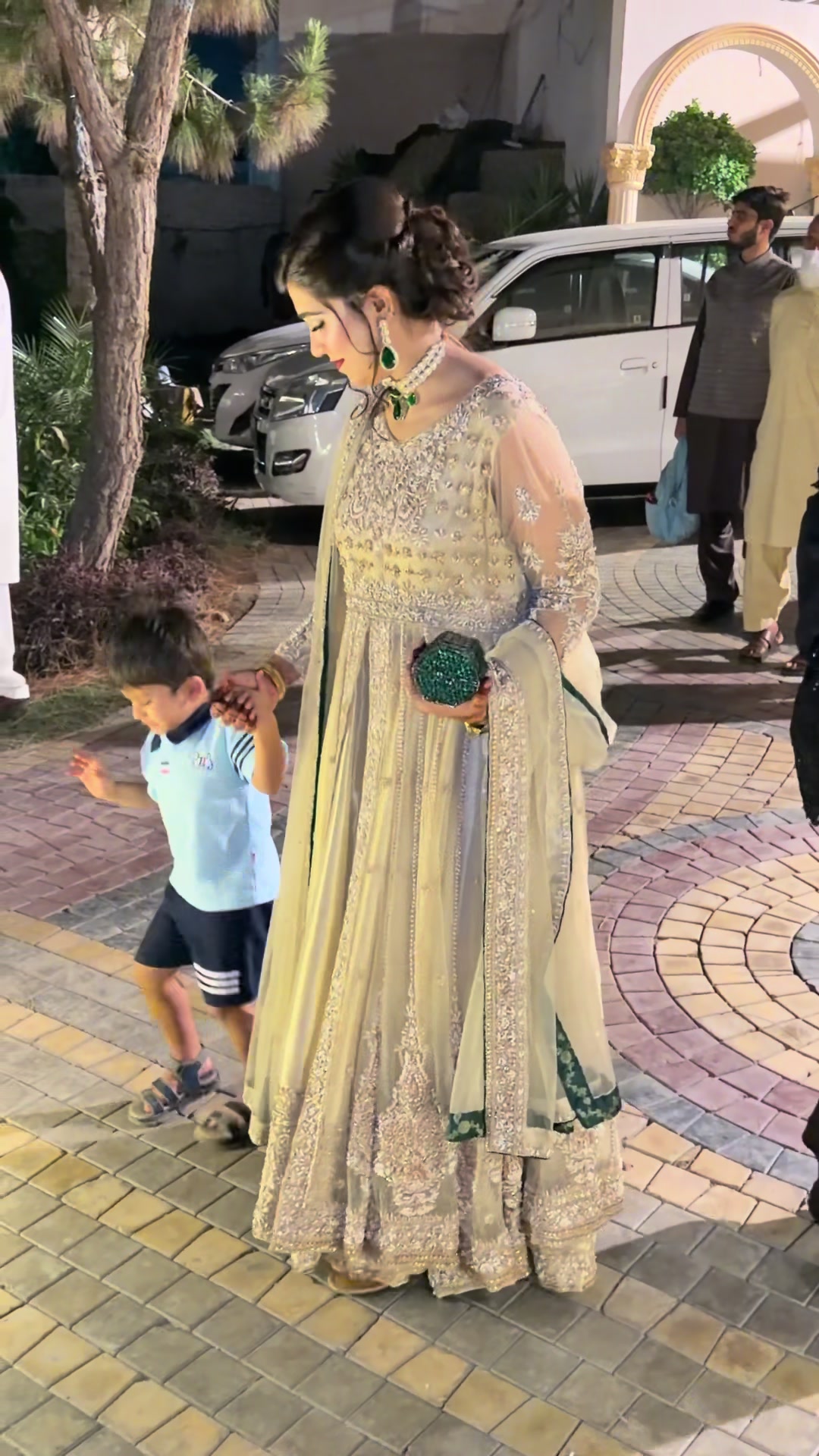 @Ammara Ahmad 👑