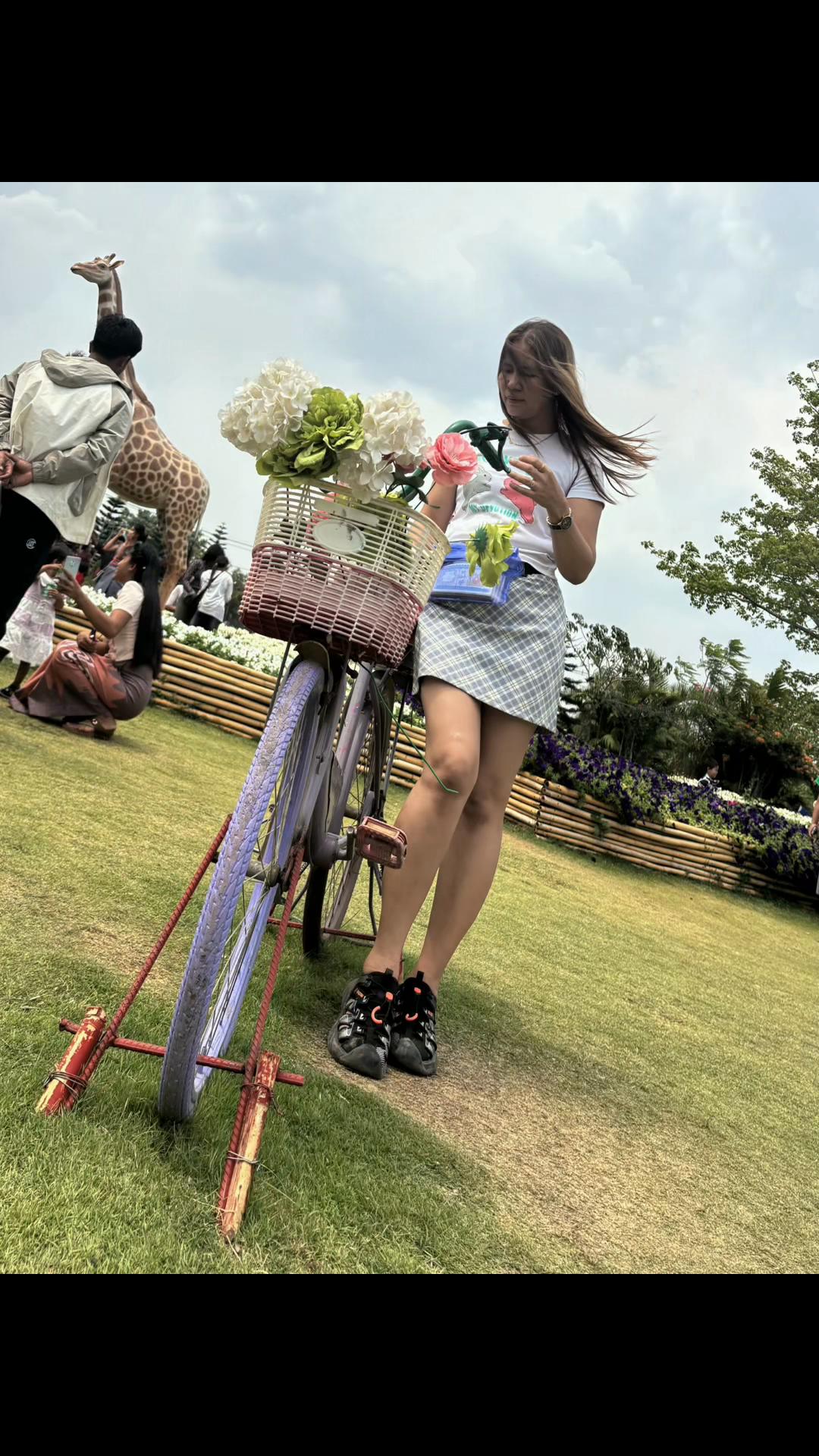 @Shwe Zin War