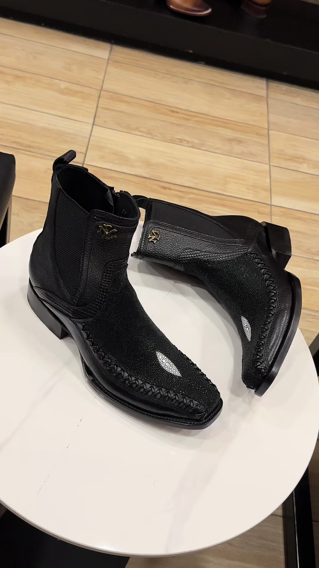 @Lara boots