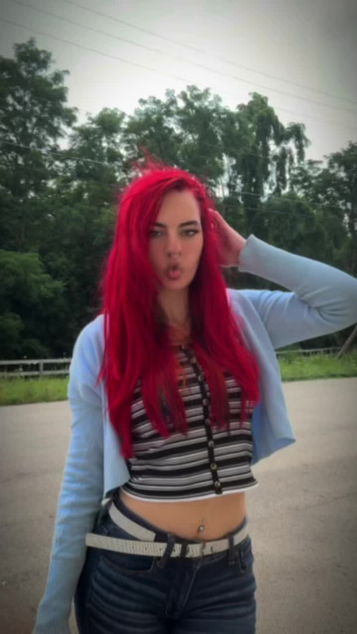 @𝕮𝖆𝖗𝖑𝖊𝖞 𝕭𝖚𝖑𝖑𝖔𝖈𝖐🧿