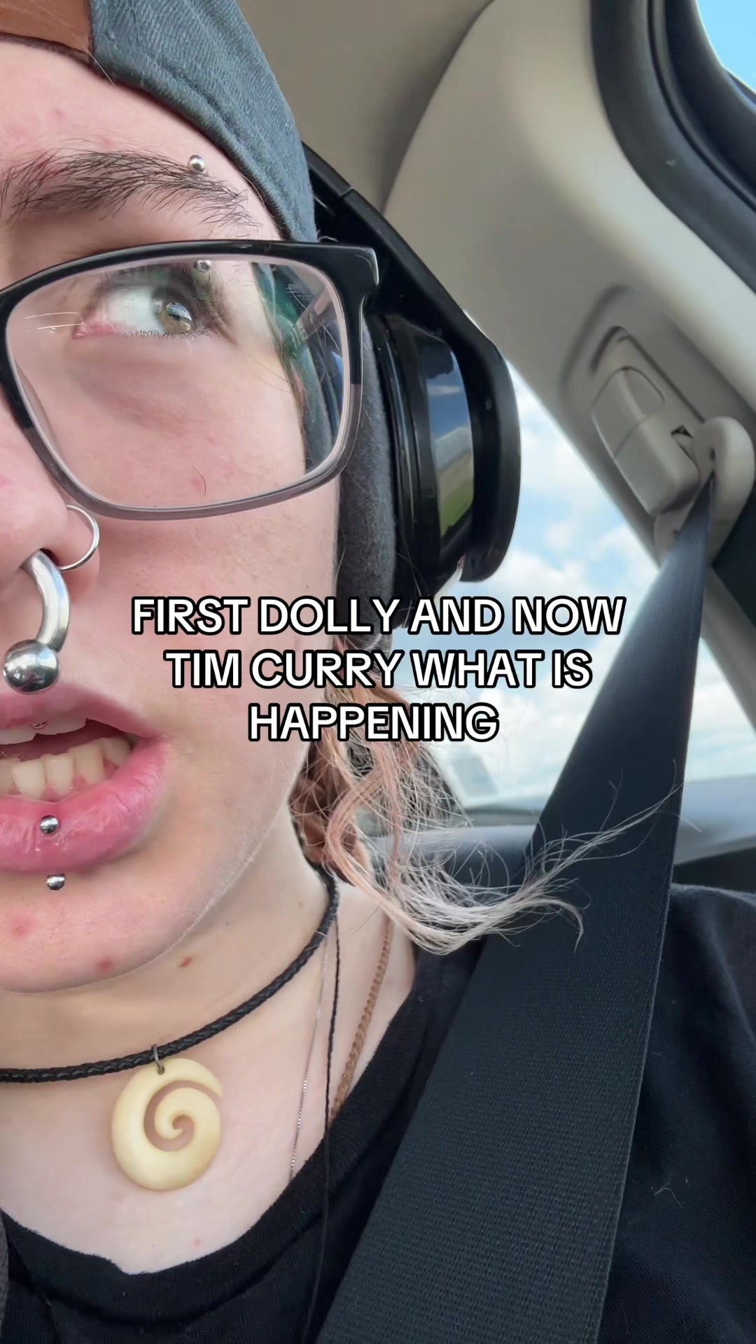 @armless.cum.circle
