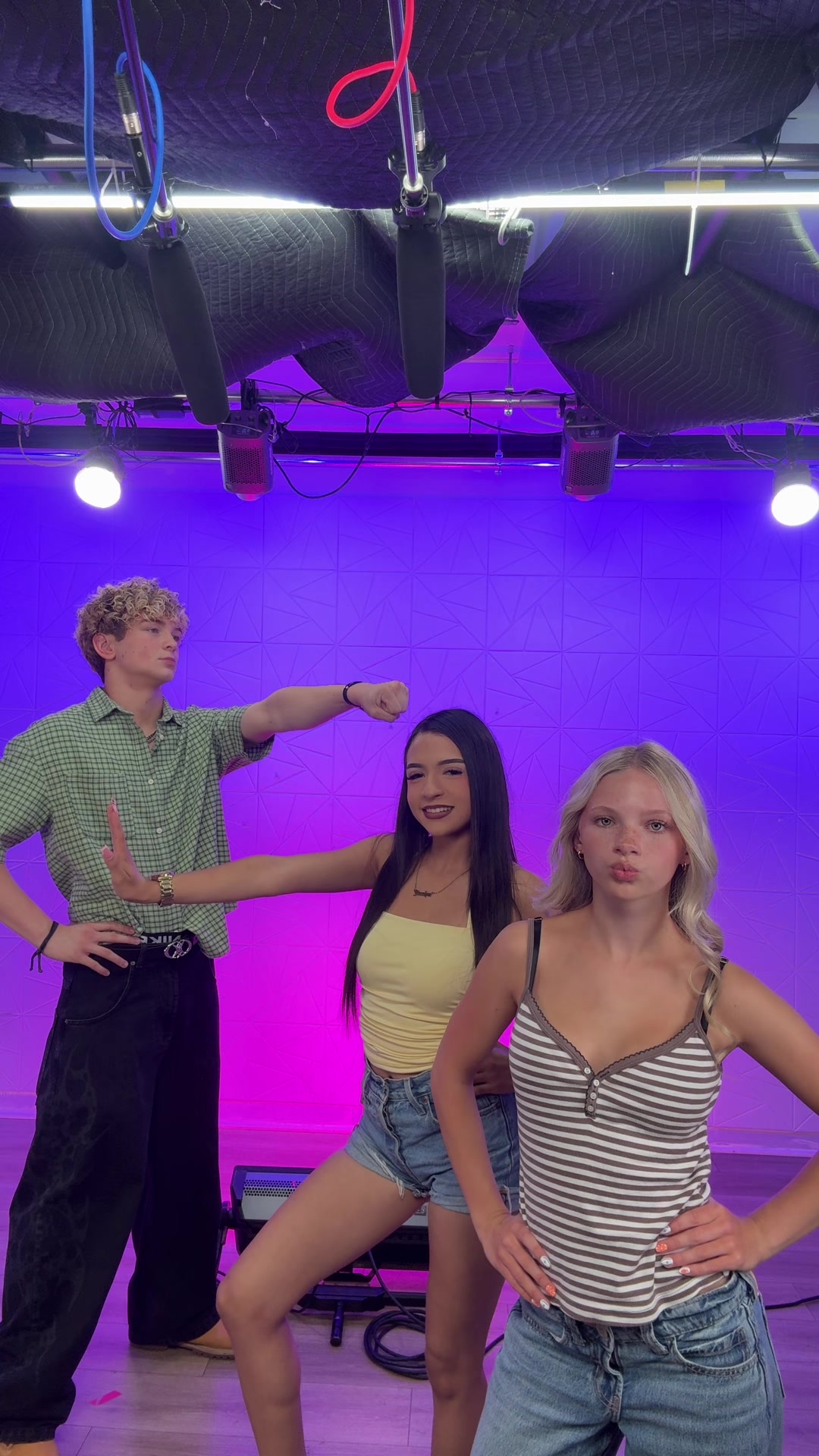 @Brat TV