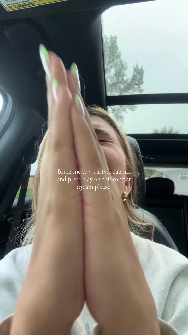 @Alejandra 🥂