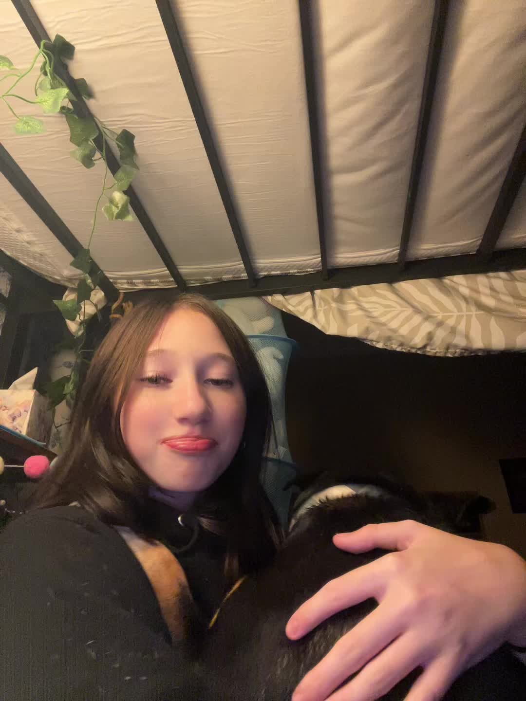 @𝓣𝓸𝓻𝓲&spades;️🍷🐆