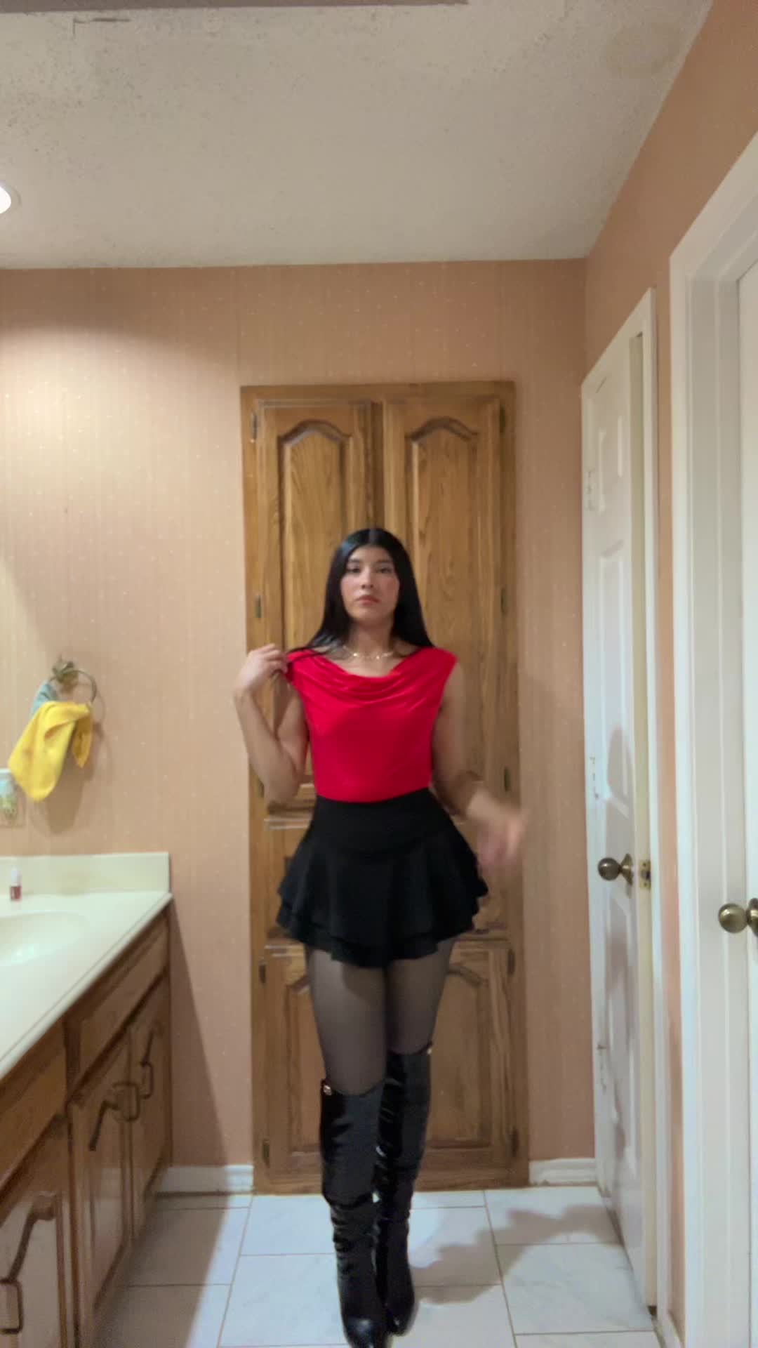 @Alison González