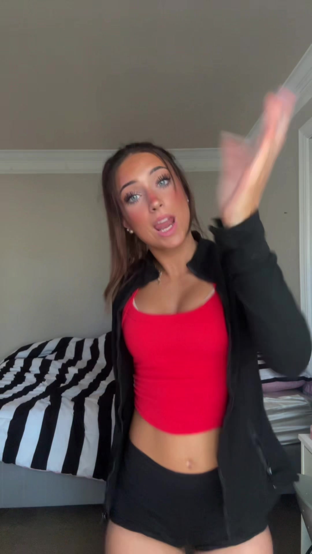 @ItsOliviaTaylor