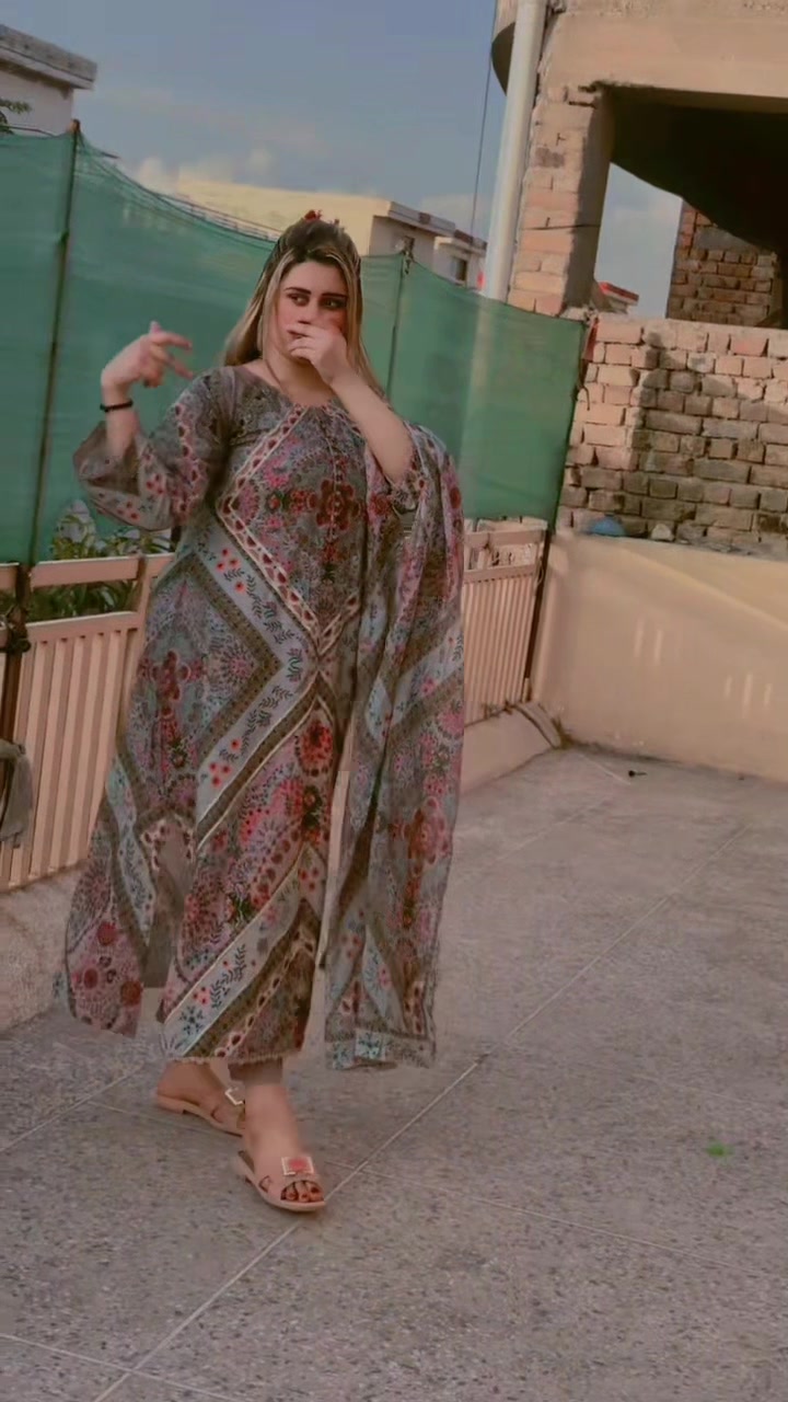 @Sialkoti queen 👸