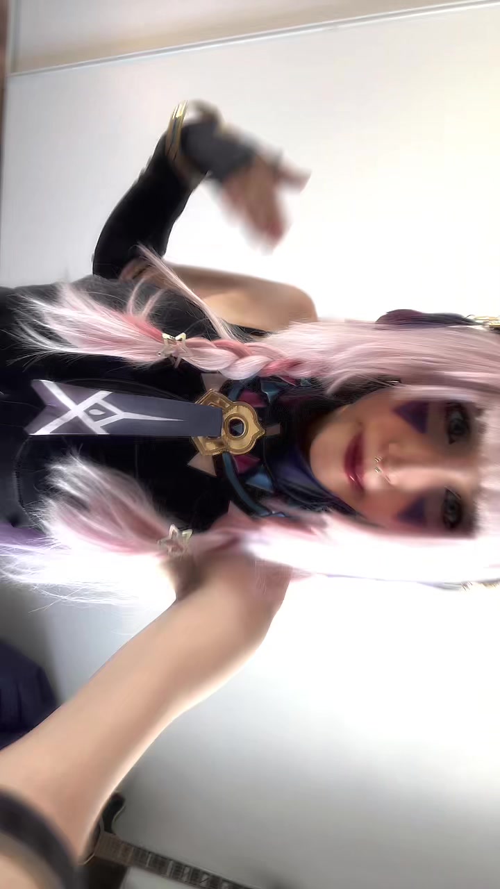 @Cl3li4