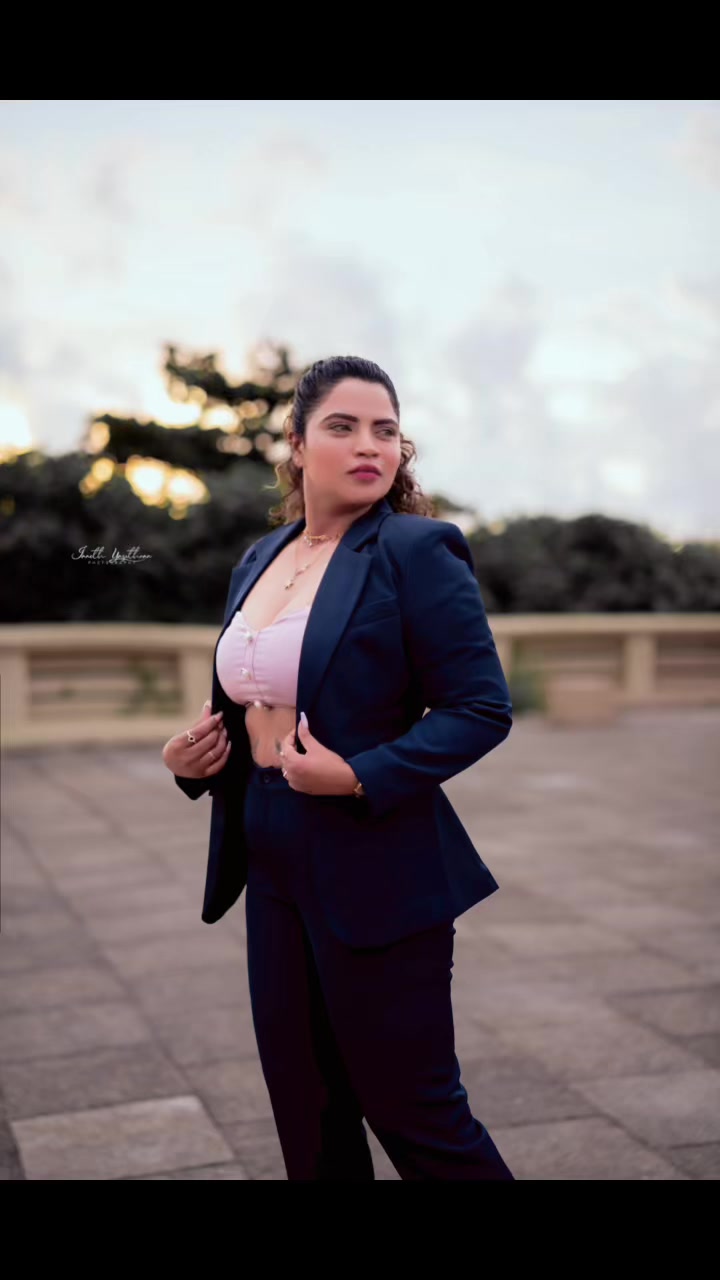 @♥️💚කොන්ඩේ බුසි කෙල්ල💚♥️