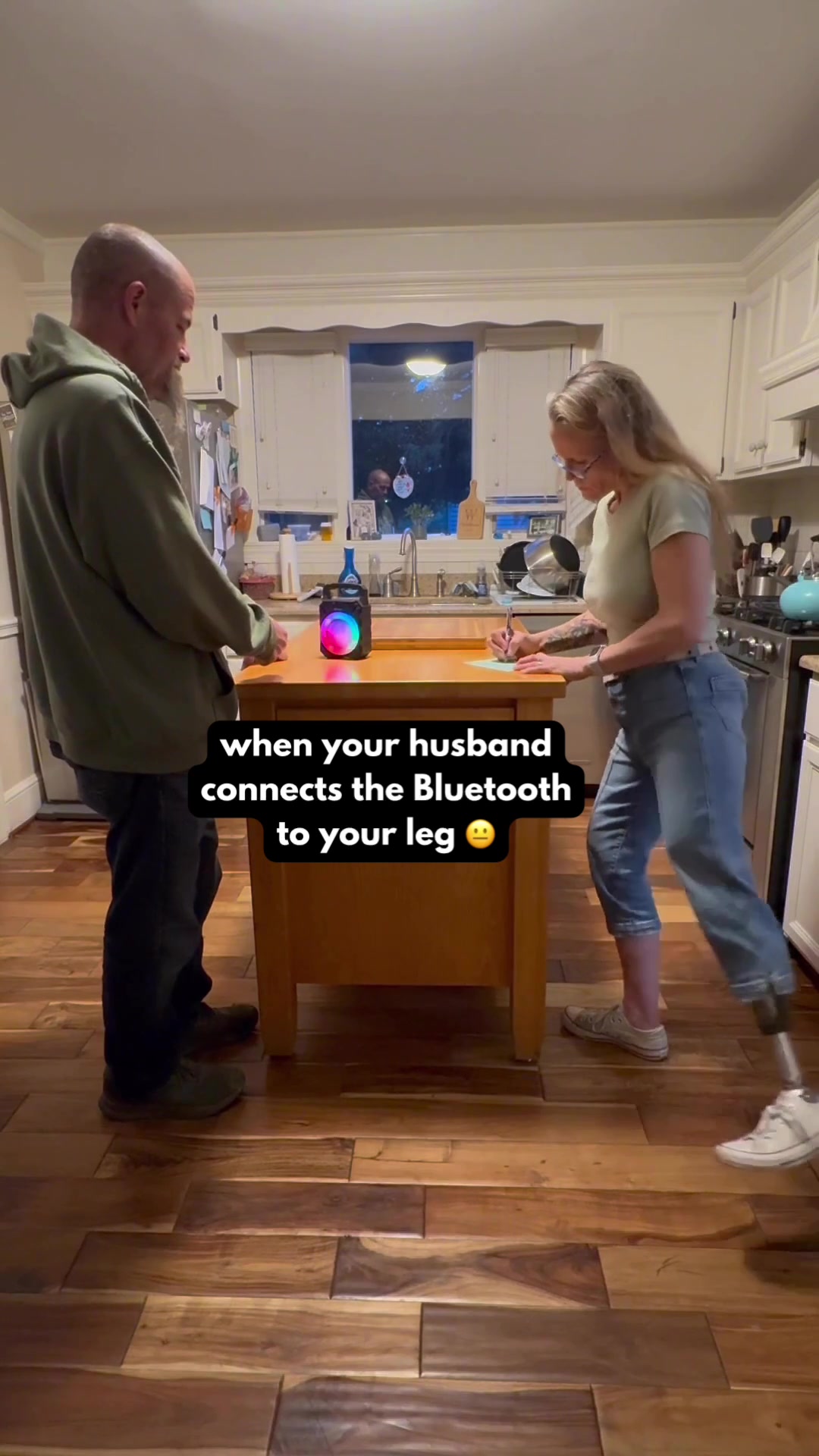 @pawsandamptics