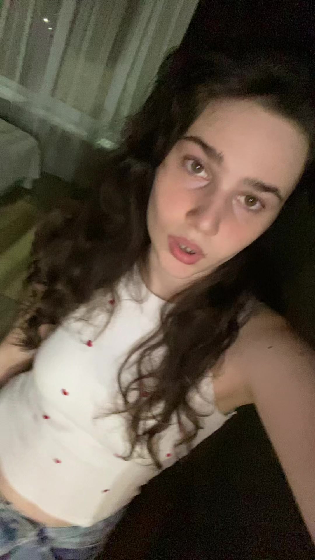 @😼