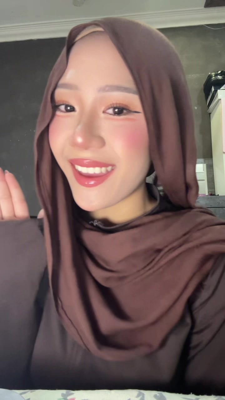 @isyanell