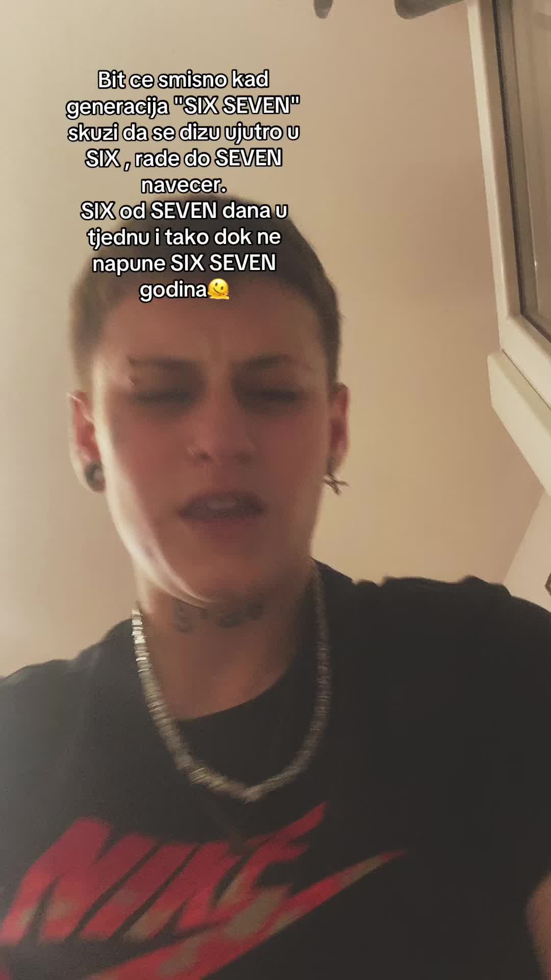 @Čombe 💫
