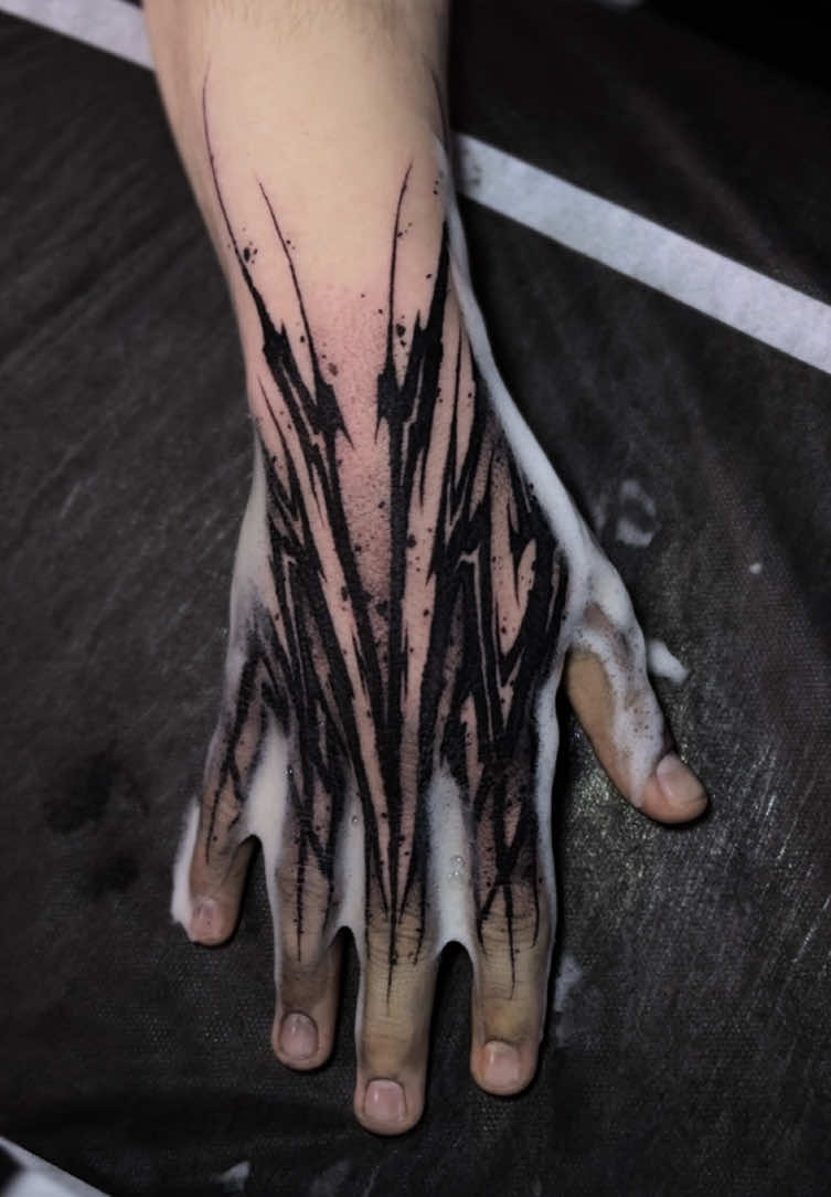 @goddamn.tattoo