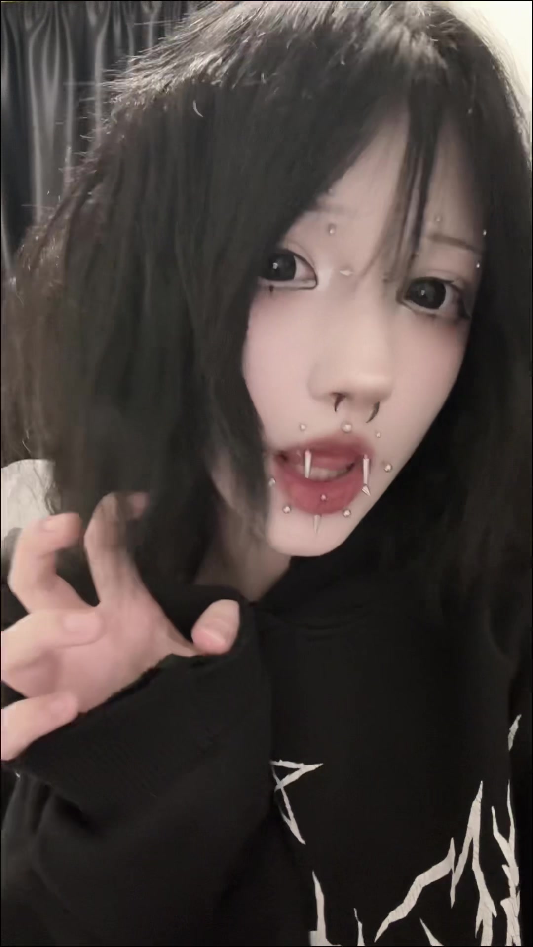 @слю́ня