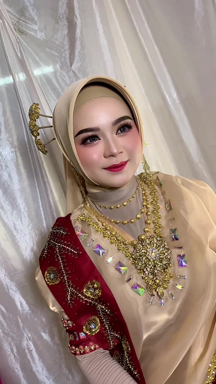 @hermawatimakeuphairdo,MUABone