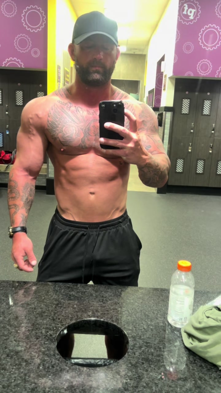 @richieswollerton
