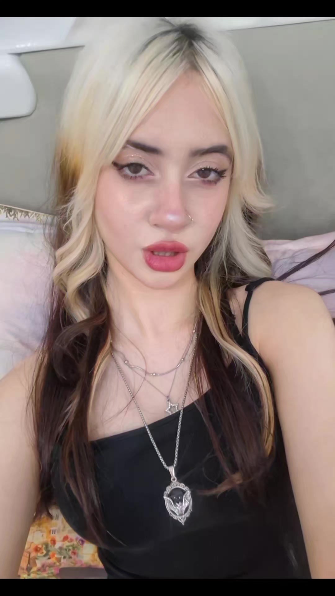 @🐚