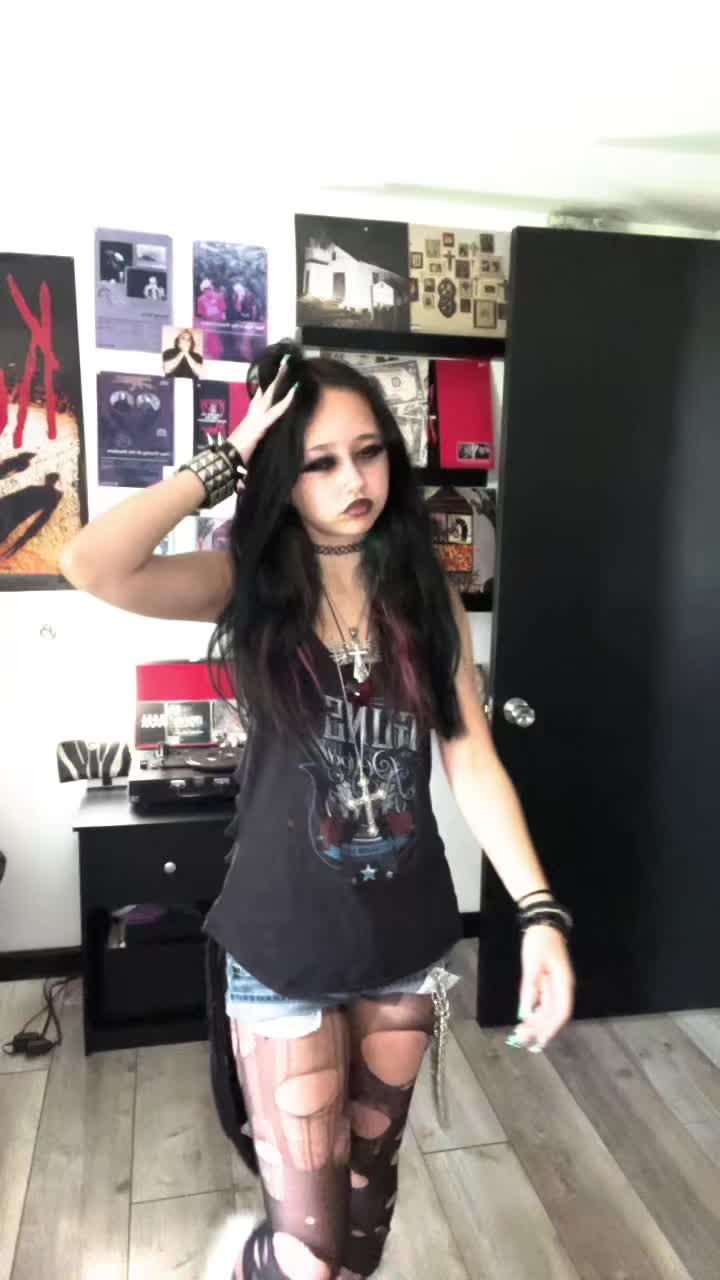 @𝙷𝚊𝚒𝚕𝚎𝚢.