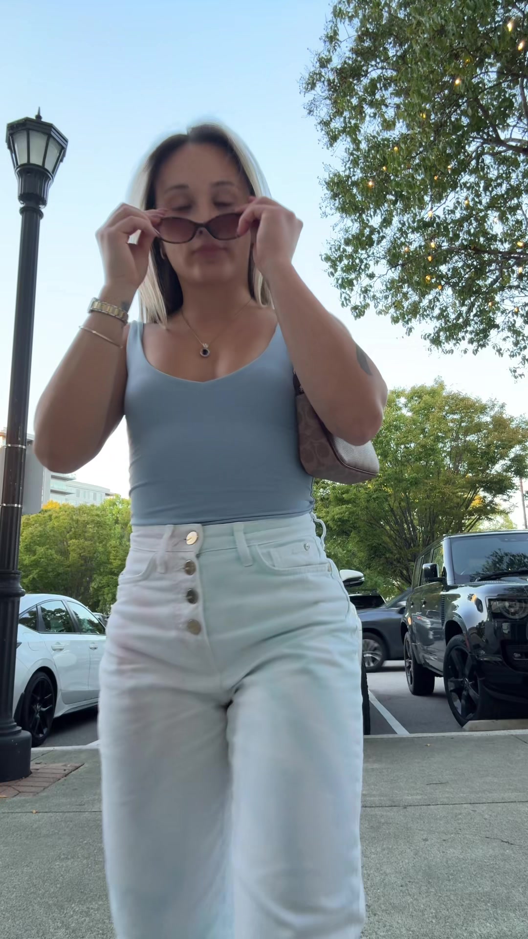 @Lara