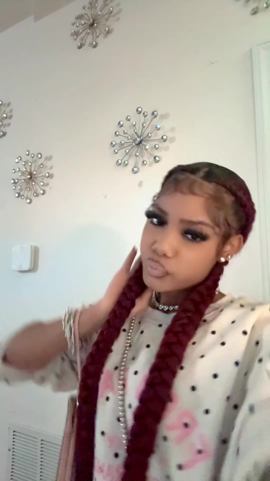 @𝐤𝐦𝐨𝐧𝐞𝐲