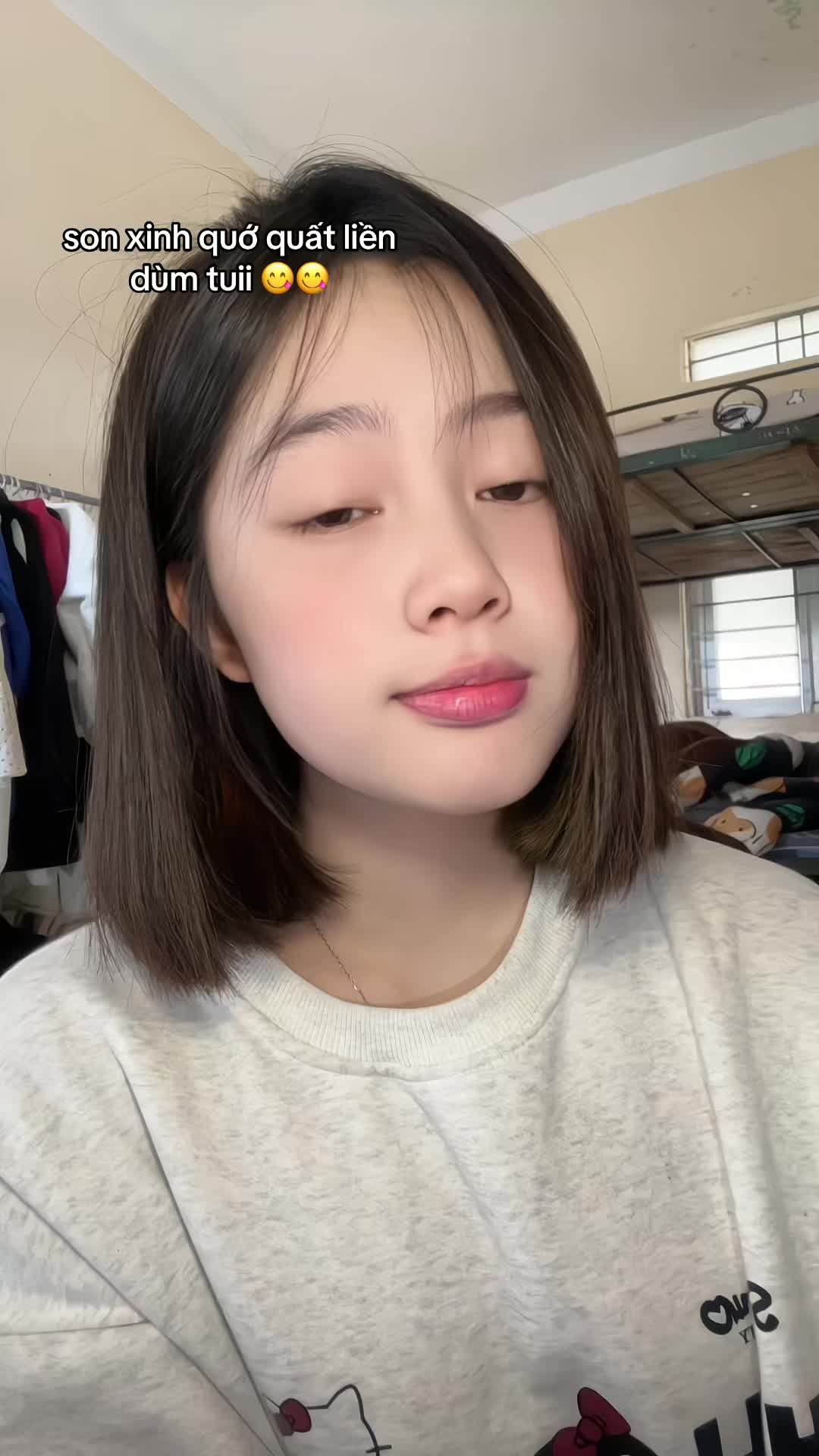 @hắt x&igrave; giả tạo !