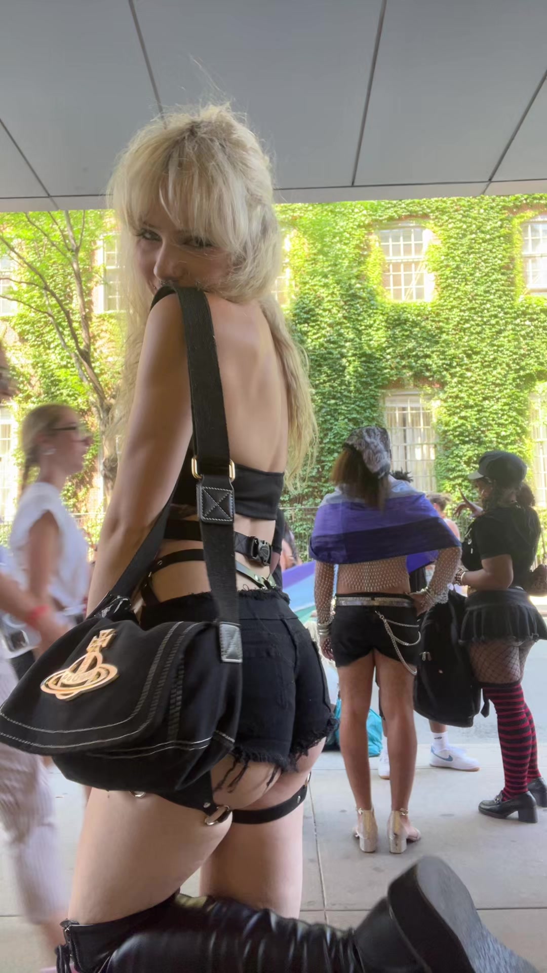 @𖦹lucy𖦹