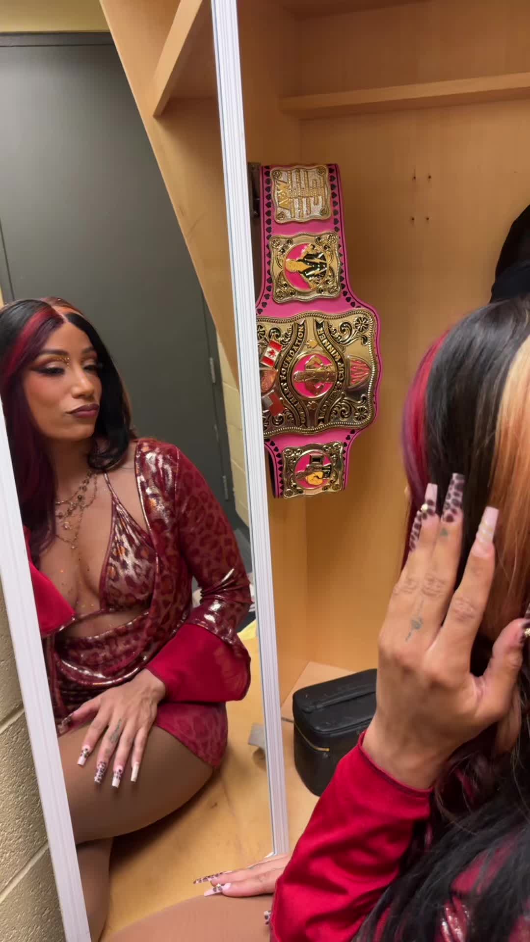 @Mercedes Moné
