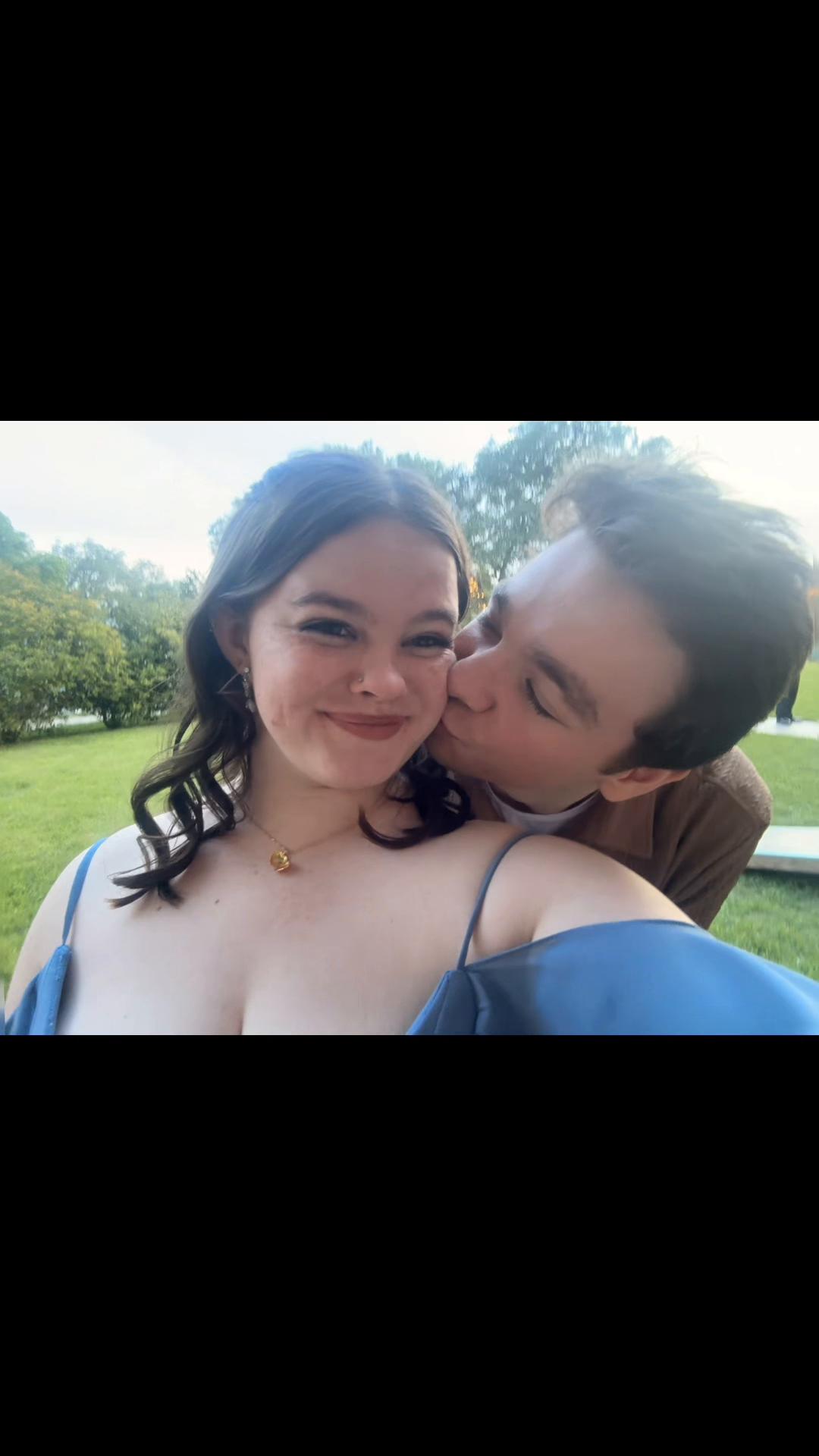 @lilyyyrrosee